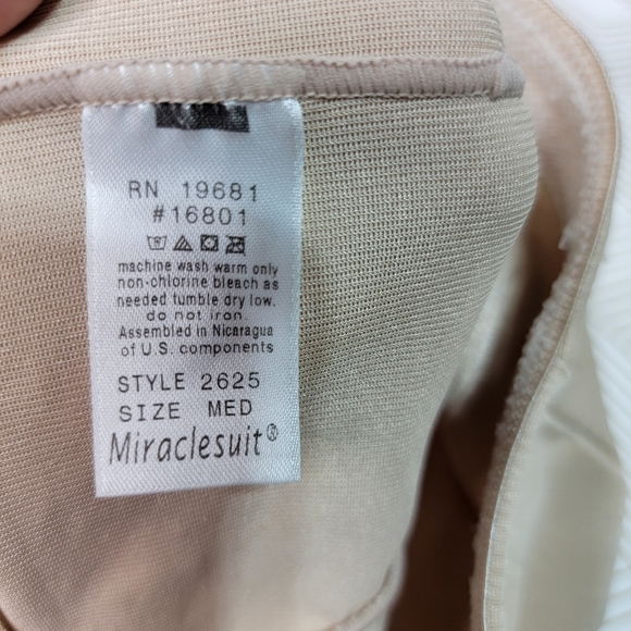 Miraclesuit Women's Beige Extra Firm Control Hi-Waist Brief 2625 Size Medium. - Picture 4 of 6